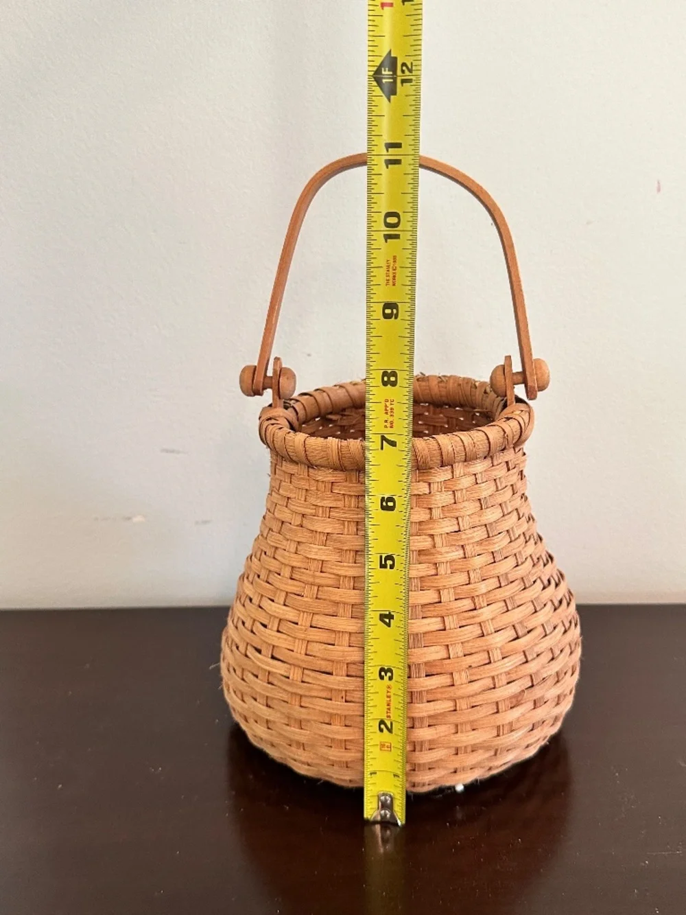 VTG 1999 Pear-Shaped Weaved, Handle Hinged Basket 7